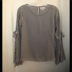 VELVET BY GRAHAM & SPENCER ADIA TIE SLEEVE BLOUSE NAVY WHITE